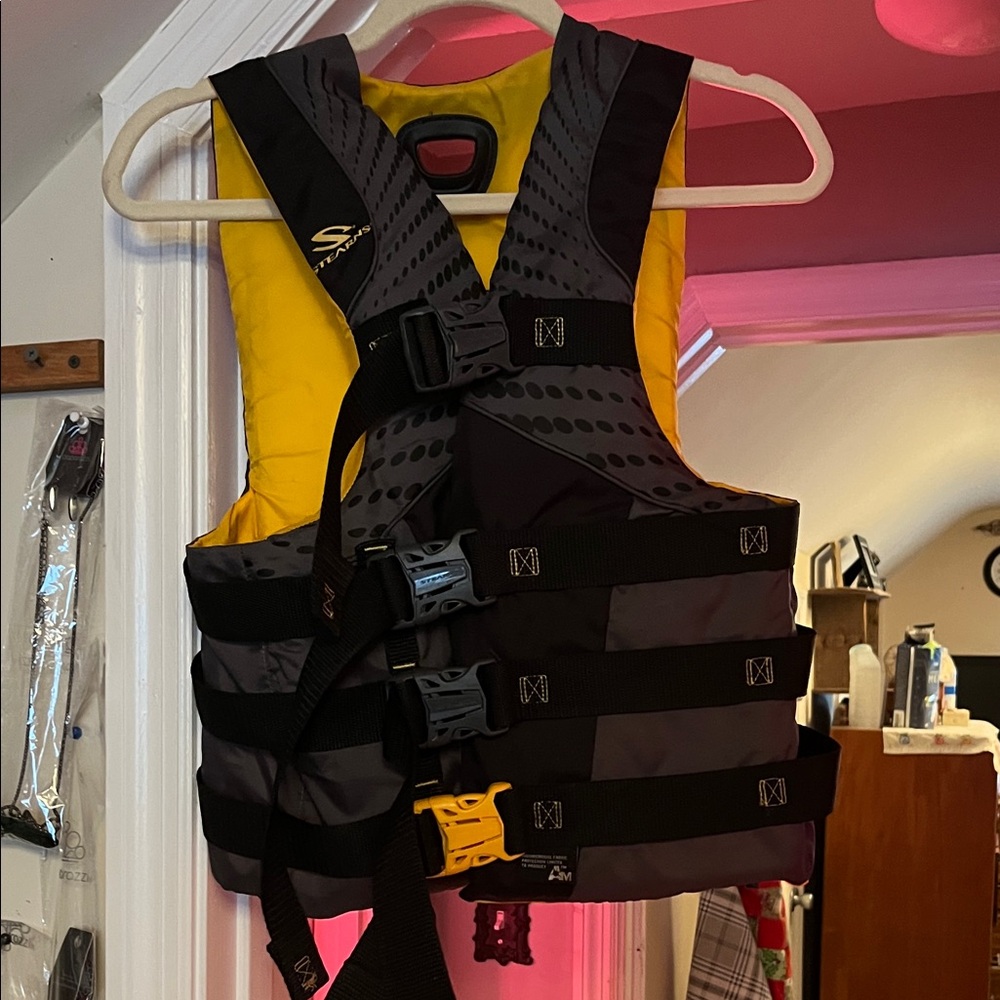 Stearns Women's Swim Vest - Yellow and Black
